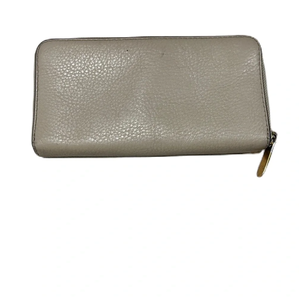 Marc by Marc Jacobs  Zip-Around Wallet Neutral Classic Minimalist Beige Leather